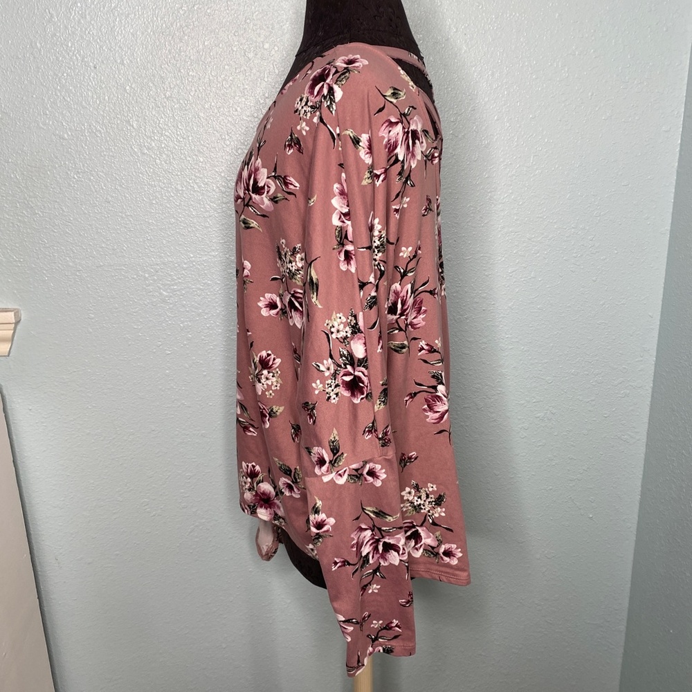 iZ Byer Pink Floral Blouse Shirt - Picture 2 of 12